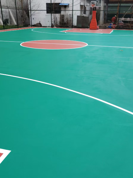 无为 球场长期使用易出现地面开裂